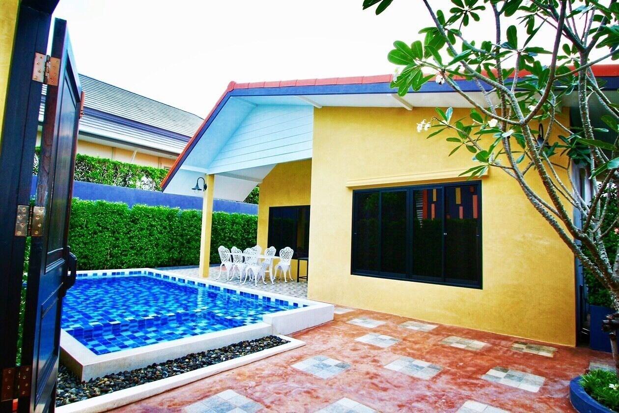 โรงแรม Baan Noppadol Loft 3*