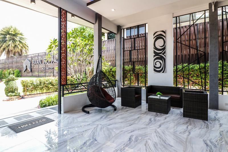 Baan Noppadol Loft หัวหิน